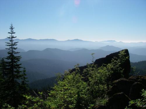 The southern Cascade mountains viewed from the Sister Rocks